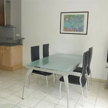 Réf 261 Le Penon, Patio De 42 M2 Claire Et Bien Aménagée, Au Calme Sous Les Pins, à 800 M De La Et 1000 M Des Commerces