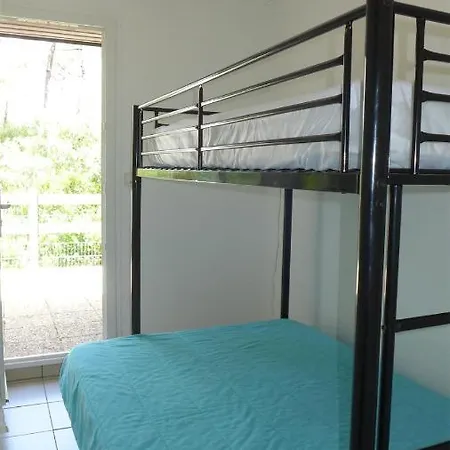 Réf 261 Le Penon, Patio De 42 M2 Claire Et Bien Aménagée, Au Calme Sous Les Pins, à 800 M De La Et 1000 M Des Commerces Villa